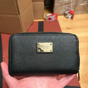 New never used Michael Kors wallet!